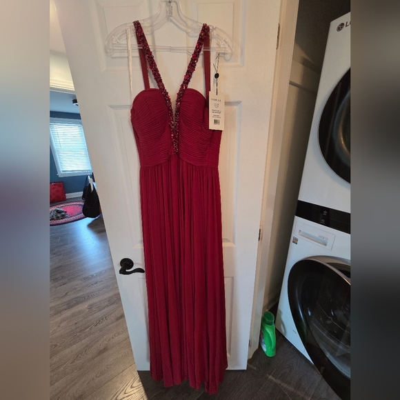 BNWT Sherri Hill Women's Deep Red Maxi Dress - Picture 3 of 6
